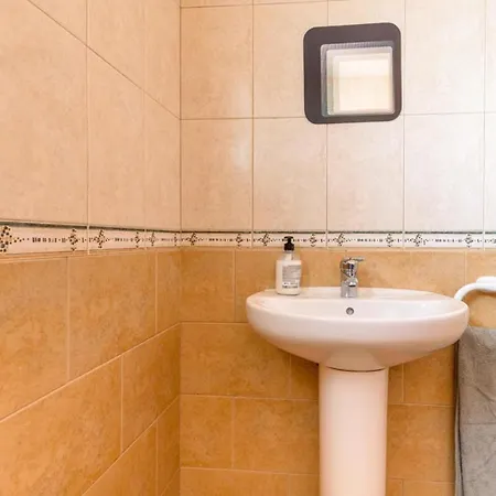 度假居 House - Sleeps 6 - Pool - Pet Friendly *