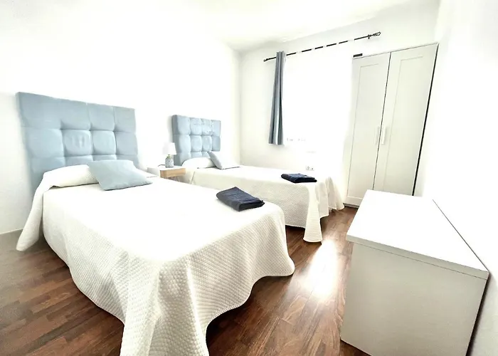 House - Sleeps 6 - Pool - Pet Friendly * Corralejo