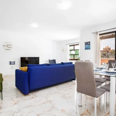 House - Sleeps 6 - Pool - Pet Friendly Vakantiehuis Corralejo